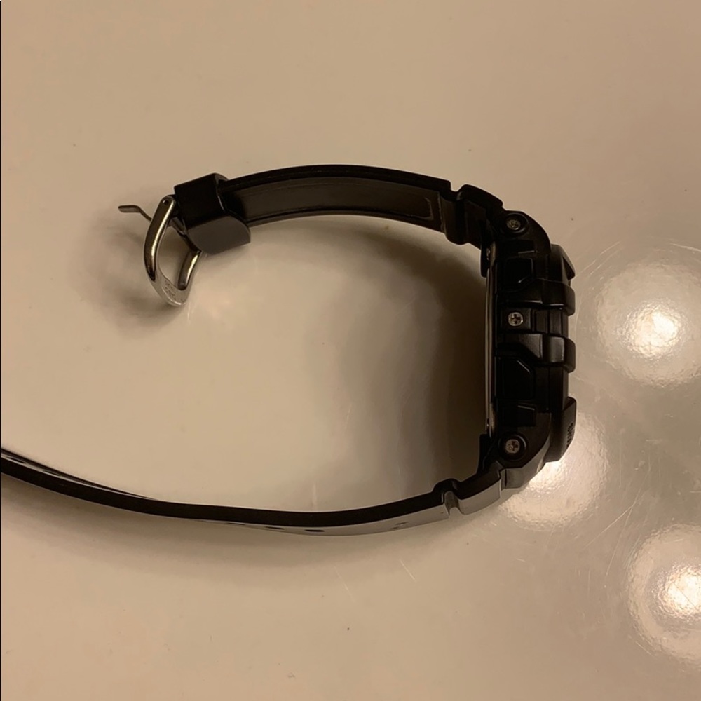 Watch - Picture 2 of 4